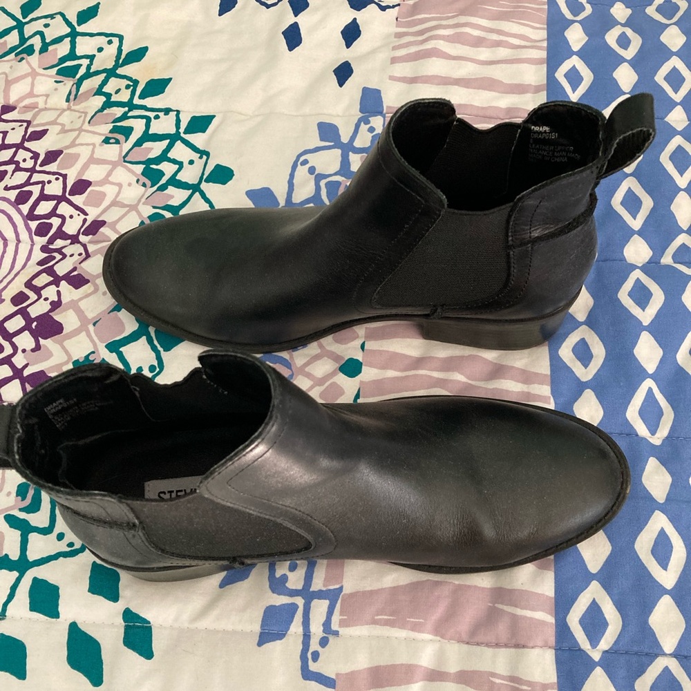 Like new Steve Madden boots.